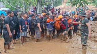 Banjir dan Tanah Longsor Terjang 5 Lokasi di Sumut, 10 Orang Tewas