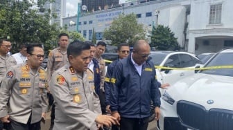 Ada Mobil hingga Lukisan Mahal, Ini Penampakan Barang Sitaan Kasus Judi Online Senilai Rp 167 Miliar