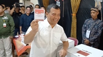 Momen Ahmad Luthfi Nyoblos di TPS 1 Sumber Solo sebagai DPK