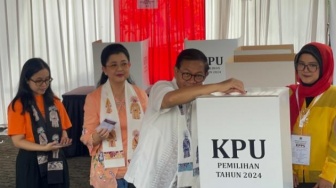 Nyoblos ke TPS 046 Bareng Anak dan Istri, Pramono Harap Menang Satu Putaran