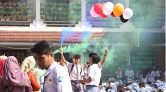 Satukan Dedikasi, Selebrasi Hari Guru di SMA Negeri 1 Purwakarta