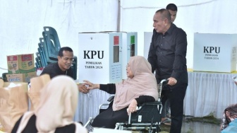 Lawan Menantu Jokowi di Pilkada Sumut, Ibunda Edy Rahmayadi: Semoga Anak Saya Menang