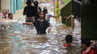 Tolong! Anak-anak Korban Banjir di Kebon Pala Jaktim Kini Butuh Bantuan Kesehatan