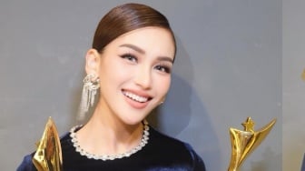 Ayu Ting Ting Kebal Telinga Dijodohkan dengan Andre Taulany: Sama Siapa Aja Dipasangin