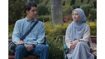 Ulasan Film Cinta Dalam Ikhlas: Kisah Haru yang Dibintangi Adhisty Zara