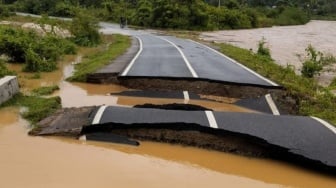 5 Kecamatan di Pesisir Selatan Diterjang Banjir, Jalan Putus dan Puluhan Rumah Terendam