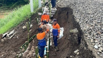 Banjir dan Longsor Kepung Blitar, Perjalanan Kereta Api ke Malang Sempat Terhambat