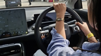 Spesifikasi Aion V, Mobil Listrik Cocok untuk Ibu Rumah Tangga agar Nyaman Antar Jemput Anak