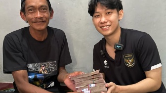 Usai Viral, Penjual Es yang Dihina Gus Miftah Dapat Uang Rp 100 Juta dan Umrah