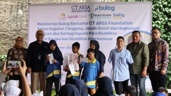 Bulog dan CT ARSA Foundation Berkolaborasi Bagikan 500 Paket Pangan untuk Penyandang Disabilitas