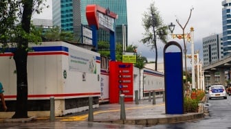 Suasana di sekitar area pembangunan Kedutaan Besar India di Jl. Rasuna Said, Jakarta, Kamis (5/12/2024). [Suara.com/Alfian Winanto]