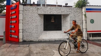 Suasana di sekitar area pembangunan Kedutaan Besar India di Jl. Rasuna Said, Jakarta, Kamis (5/12/2024). [Suara.com/Alfian Winanto]