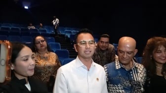 Raffi Ahmad Resmikan Bioskop di Sukabumi, Ada Kisah Haru Di Baliknya!