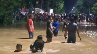 Jalan Kota Madiun-Caruban Banjir, Seratusan Rumah Terendam