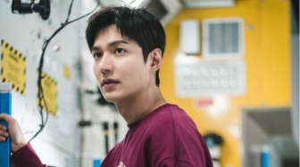 Rilis Still Cuts, Lee Min Ho Ungkap Alasan Bintangi Drama Ask the Stars