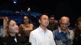 Gelar Doktor Honoris Causa Raffi Ahmad Kembali Dipakai Saat Meresmikan Bioskop Sam's Studio, Netizen: Memalukan!