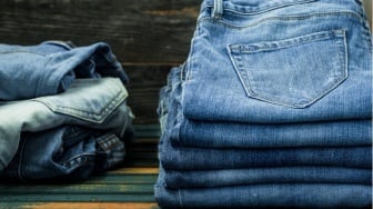 Bertubuh Petite? Ini 3 Model Jeans yang Bikin Kamu Terlihat Lebih Tinggi