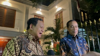 Usai Jokowi Tak Dianggap PDIP, Prabowo Bicara di Sampingnya: Gerindra Terbuka...