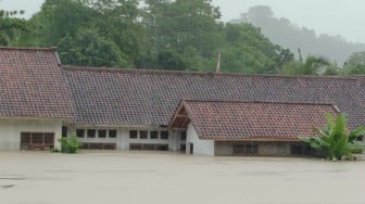 50 Gedung Sekolah Rusak Akibat Banjir dan Pergerakan Tanah, Salah Satunya Terpaksa Direlokasi