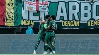 Persebaya Vs Arema FC: Hujan Gol, Kartu Merah, dan Penalti Warnai Derby Jatim