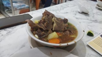 Sopnya Juara, Lezatnya Hidangan di Warung Makan Alpha Kota Jambi