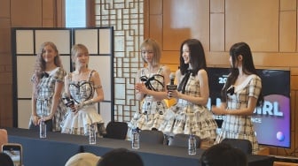 Komentari Cuaca Jakarta, Oh My Girl Bahas Kebiasaan Sebelum Manggung