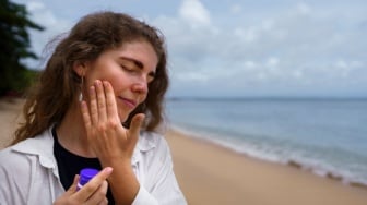 5 Sunscreen Terbaik untuk Kulit Kering, Jaga Kelembapan Seharian