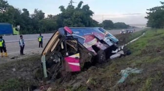 Kronologi Bus Tiara Mas Masuk Parit di Tol Ngawi, Begini Kondisi Penumpang