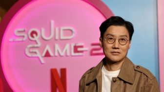 Sutradara Squid Game Hwang Dong-hyuk Ikut Tekan Pemakzulan Presiden Korsel