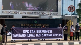 Hari Anti Korupsi: Aksi Cosplay Soroti Tambang Ilegal dan Politik Dinasti di Kaltim