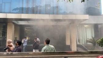 BREAKING NEWS! Ledakan Terjadi di Gedung Perkantoran Dekat Wapress, Karyawan Berhamburan