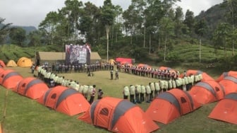 75 Perempuan Berlatih Seni Bertahan Hidup di Gunung Cakrabuana di Women Jungle Survival Course Eiger 2024