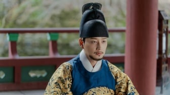 Miliki Aura Raja, Ini Detail Peran Lee Hyun Wook di The Queen Who Crowns