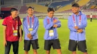 3 Tingkah Kocak Timnas Laos Jelang Lawan Indonesia, Dengerin Lagu NDX hingga Makan Micin