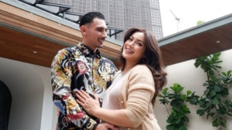 Adab Vincent Verhaag Jaga Hati Jessica Iskandar Tuai Pujian: Udah Ganteng, Gak Banyak Tingkah!