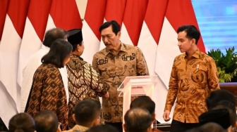 Refly Harun Soroti Luhut Tak Sebut Gibran: Sengaja atau Alam Bawah Sadar?