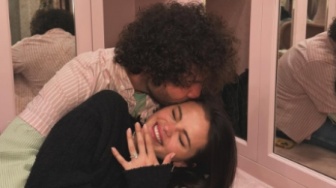 7 Pria yang Pernah Dekat dengan Selena Gomez, Kini Sang Aktris Dilamar Benny Blanco