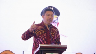 Dorong Pertumbuhan Ekonomi, Plt. Sekjen Kemendagri Tekankan Pentingnya Perbaikan Sistem Perizinan