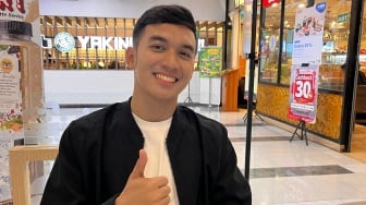 Hendra Zayn Ungkap Awal Mula Dipanggil Om Ayah oleh Anak Inara Rusli