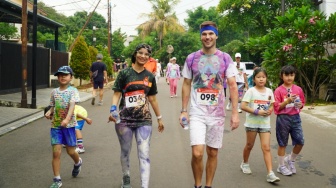 Seru Banget! Sekolah Ini Ajak Siswa dan Komunitas Hidup Sehat Lewat Colour Run