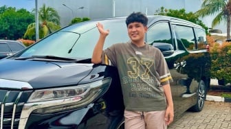 Jirayut Pamer Mobil Seharga Milyaran Rupiah, Kerja Kerasnya Berbuah Manis