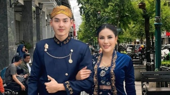 Matthew Gilbert Umur Berapa? Pacar Brondong Nikita Mirzani Dituding Cuma Numpang Tenar