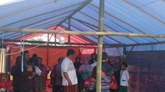 Pergerakan Tanah Meluas, Warga Waringinsari Kembali ke Tenda Pengungsian