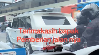 Momen Konvoi Mobil RI 1 Auto Menepi usai Melihat Ambulans Melintas: Bukan Soal Protokol, tapi...