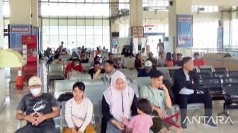 Penumpang di Terminal Pulogebang Mulai Meningkat Jelang Natal dan Tahun Baru