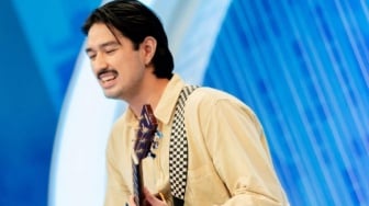 Peserta Indonesian Idol Del Salomo Viral, Suara Unik dan Paras Tampan Bikin Juri Terpukau