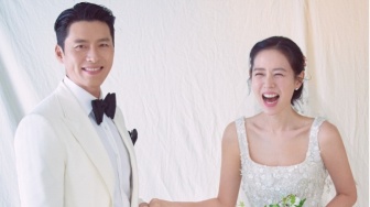 Hyun Bin Ungkap Awal Mula Kisah Percintaan dengan Son Ye-jin