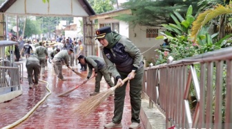 Jelang Natal, Pemkot Jakpus Kerahkan 250 Personel untuk Bersih-bersih Gereja