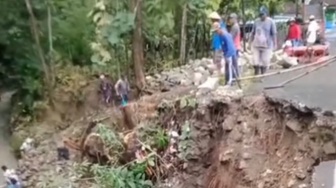 Dua Jalan di Gunungkidul Terancam Putus, Warga Swadaya agar Tak Ada Korban Jiwa