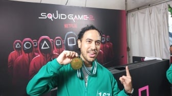 Ikut Permainan Red Light Green Light Squid Game 2, Randy Danistha Berhasil Kalahkan Bambang Pamungkas